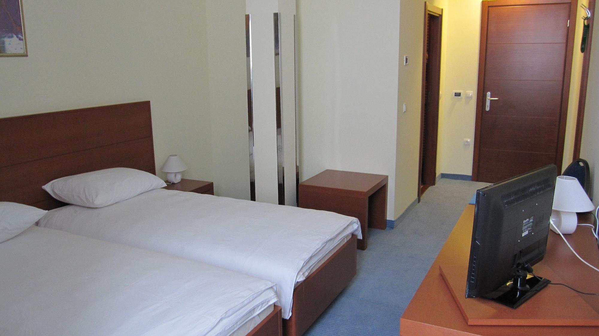 Hotel Park Ловран Экстерьер фото